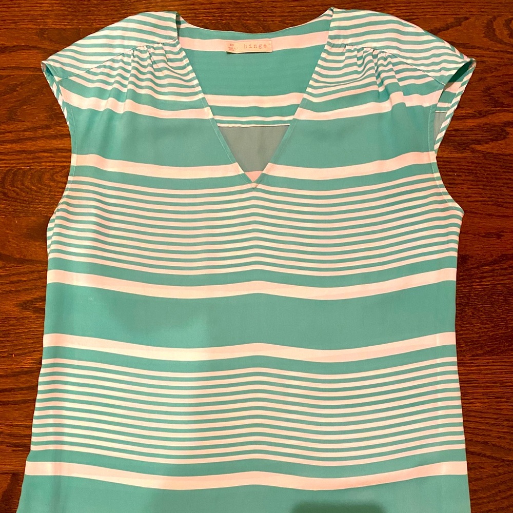 Beachy v neck blouse in the yummiest sea green